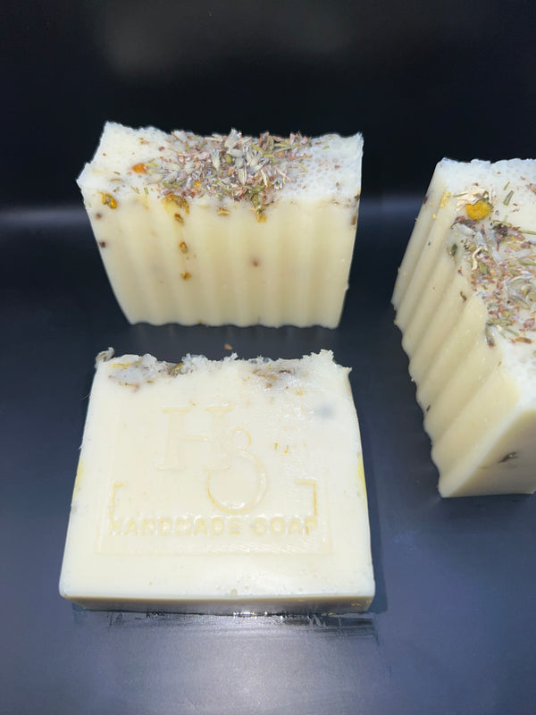 Hairs3crets Seamoss Shampoo bar infused with lavender & chamomile.